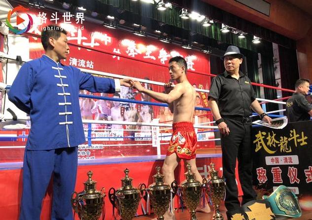 點(diǎn)穴擊垮散打冠軍 絕世神功還是表演過(guò)度